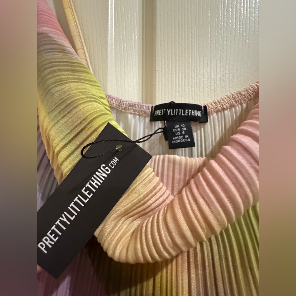 PRETTYLITTLETHING Dress - Picture 2 of 3